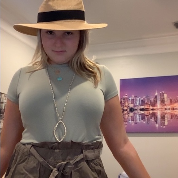 Green top - Picture 2 of 2